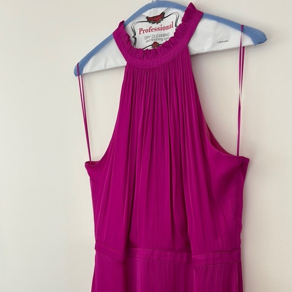 Gorgeous Banana Republic Silky Dress - Drycleaned, flowy,  perfect for dancing! - Picture 4 of 7